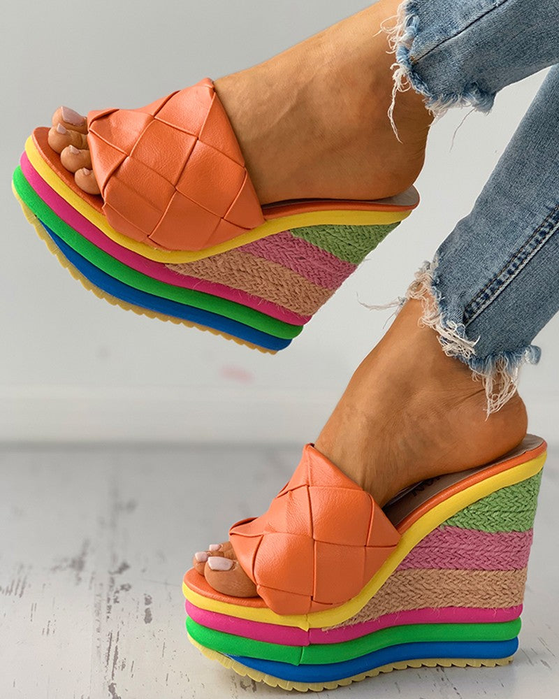 Sandales compensées espadrilles colorées matelassées