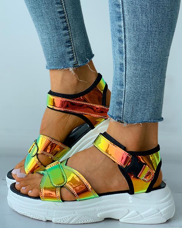 Sandales à plateforme velcro découpées en blocs de couleurs