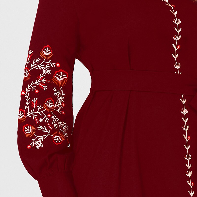 2021 nouvelle robe d'été femme grande taille rouge complexe petit col montant broderie florale à manches longues ceintures amples Robes élégantes