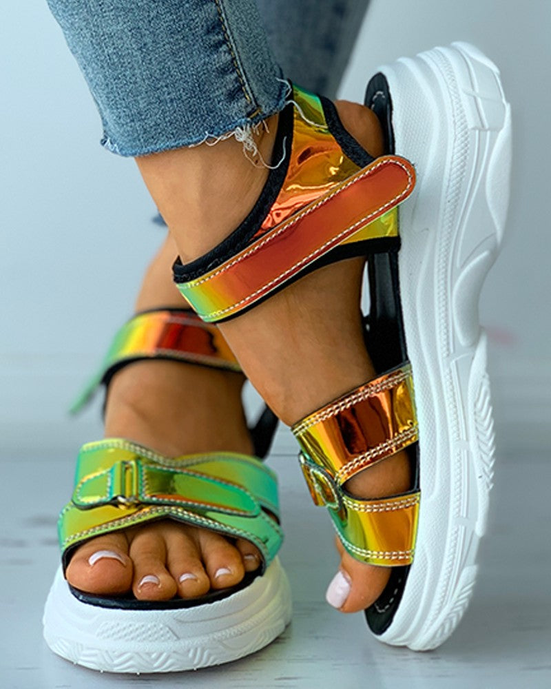 Sandales à plateforme velcro découpées en blocs de couleurs